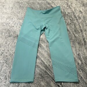 Old Navy Elevate Crop Legging